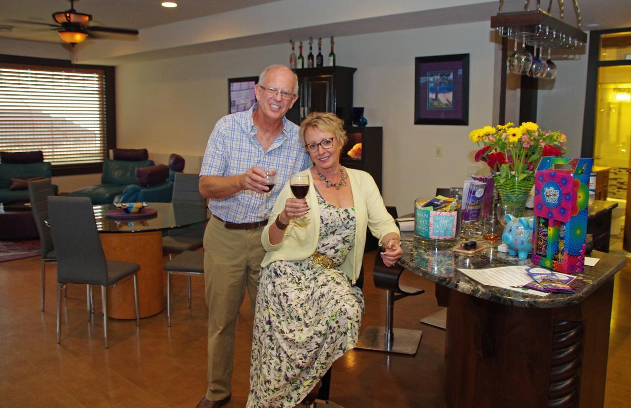 Cheers B&B Kelowna Esterno foto